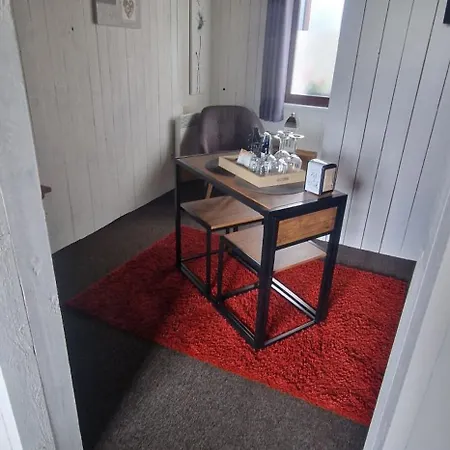 فندق مبيت وإفطار La Petite Suisse 3*