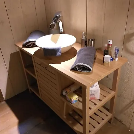 La Petite Suisse فندق مبيت وإفطار مالميدي